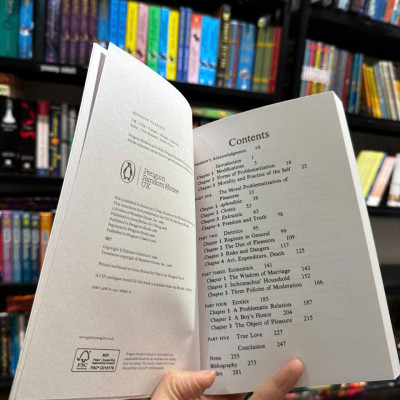 Sách - The History of Sexuality: Volume 2: The Use of Pleasure (Penguin Modern Classics)