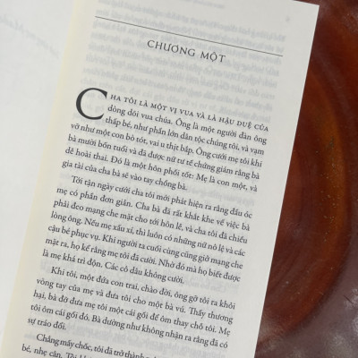 (Tặng kèm phụ lục và postcard) TRƯỜNG CA ACHILLES (No.1 New York Times Bestseller – Tác phẩm đoạt giải Orange năm 2012) – Madeline Miller – Jack Frogg dịch - Wingbooks - NXB Kim Đồng (bìa mềm)