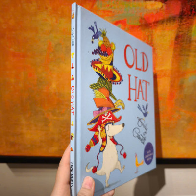 Sách - Old Hat by Emily Gravett - Picture Books / Childrens in English