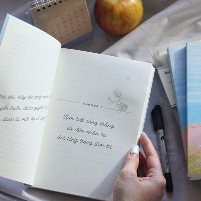 Sách - Yêu Mình Hơn Hôm Qua Một Chút - AZ Việt Nam