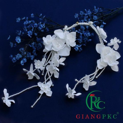 Cài tóc cô dâu hoa trắng dây hạt trai 9-2022 Giangpkc