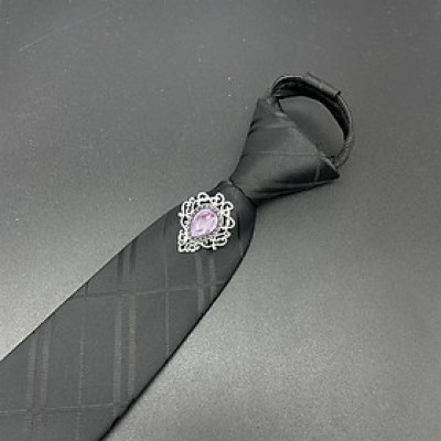 Cà vạt 6cm màu đen thắt sẵn kẻ ziczac đính đá tím hồng sang trọng