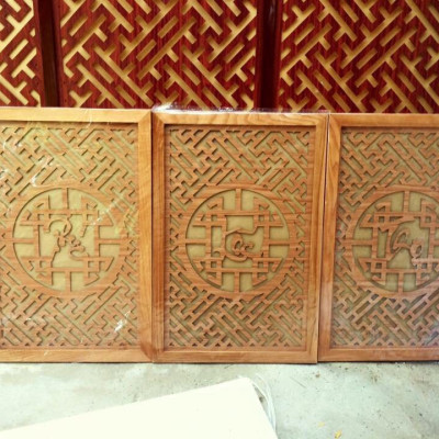 Mẫu bàn thờ chung cư kt  69 bằng gỗ sồi + ám khói 