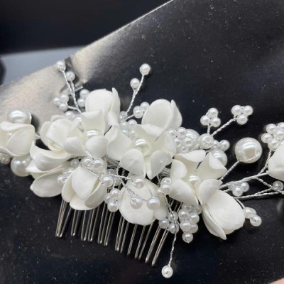 Cài tóc cô dâu hoa đất sét trắng có sẵn xược cài mã 010 - 18cm