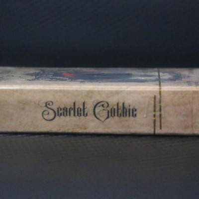 Bài 52 lá Scarlet gothic
