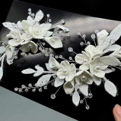 Cài tóc cô dâu hoa đất đính lá nhũ kim tuyến