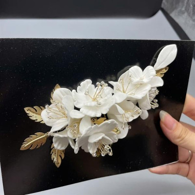 Cài tóc cô dâu hoa đất sét trắng có sẵn xược cài mã 002 - 15cm