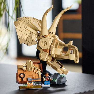 LEGO JURASSIC 76969 Đồ Chơi Lắp Ráp Đầu Khủng Long Ba Sừng (468 chi tiết)