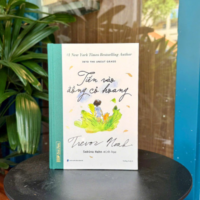 Sách - Into The Uncut Grass - Tiến Vào Đồng Cỏ Hoang - Bìa Cứng