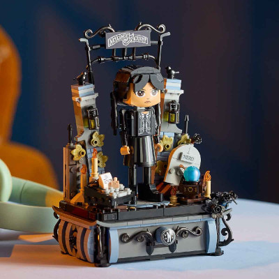 Đồ Chơi Lắp Ráp Nhân Vật Wednesday Addams LEGO WEDNESDAY 76780 (702 chi tiết)