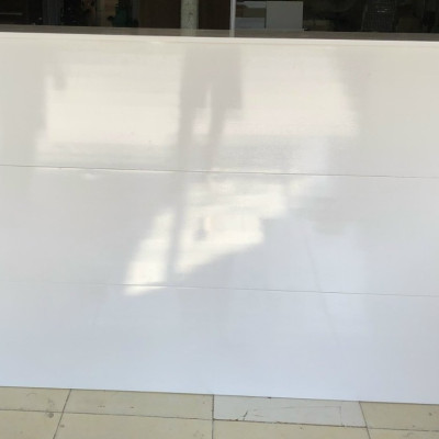 Bàn lễ tân, quầy Reception, bàn tính tiền ngang Tundo 1m6 x cao 95 cm x sâu 48 cm.