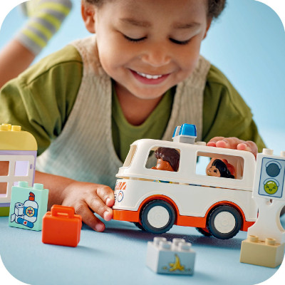 LEGO DUPLO 10447 Đồ Chơi Lắp Ráp Xe Cứu Thương & Tài Xế (19 Chi Tiết)