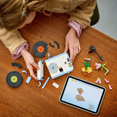 Đồ Chơi Lắp Ráp Máy Nghe Nhạc Đĩa Than Và Hoa LEGO CREATOR 31172 (366 chi tiết)