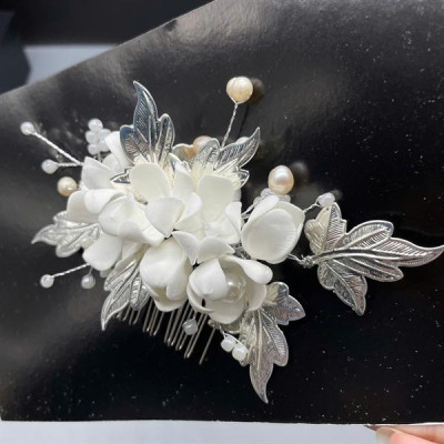 Cài tóc cô dâu hoa đất sét trắng có sẵn xược cài mã 007 - 13cm