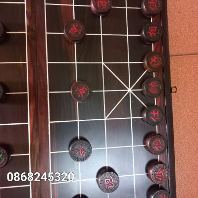 Bộ bàn cờ tướng gỗ trắc bàn kt 60×60×3.5cm +quân cờ gỗ trắc kt 4.5×1.6cm 