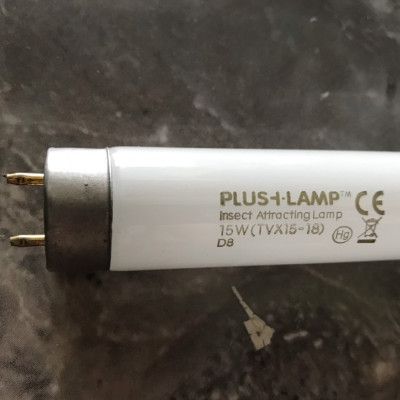 Bóng đèn thu hút côn trùng Pluslamp 15W