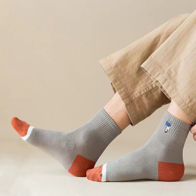 Combo 5 đôi Vớ tất nam cổ trung màu trung tính thêu phi hành gia thông hơi