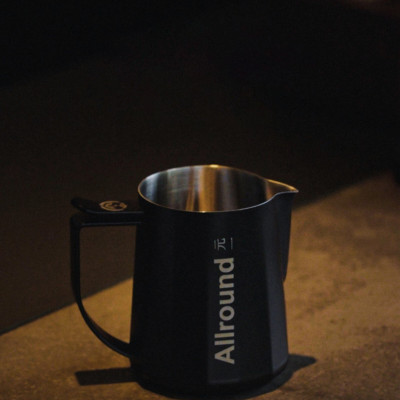 Ca đánh sữa All Round 480ml CAFEDE KONA