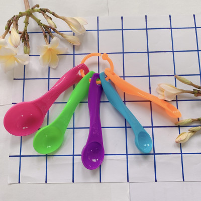 Thìa Đong Định Lượng Ăn Dặm Cho Bé Bằng Nhựa Đủ Màu. 