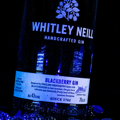 Rượu Whitley Neill Handcrafted Blackberry Gin 43% (700ml) - Không hộp
