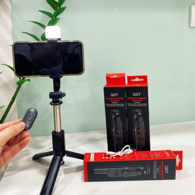 Gậy tự sướng chụp hình quay video chống rung 3 chân có đèn trợ sáng điều khiển từ xa xoay nhiều góc độ loại tốt