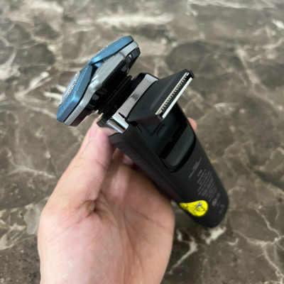 Máy cạo râu khô và ướt Series 7000 cao cấp Philips Norelco S7788/82 - Hàng Nhập Khẩu