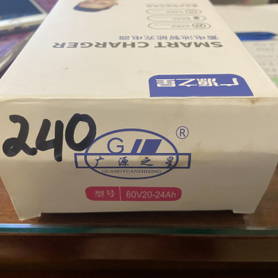 Sạc xe điện CHANGER, có vạch báo, thông số sạc rõ ràng, phù hợp với xe đạp điện và xe máy điện (lưu ý xem thông số chính xác phần mô tả)