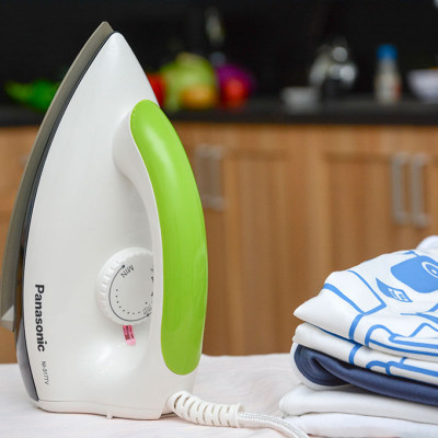 Bàn Ủi Khô Panasonic NI-317TXRA – Xanh Lá - Hàng chính hãng