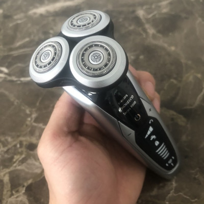 Máy cạo râu khô và ướt cao cấp thương hiệu Philips Norelco S9311/84 - HÀNG NHẬP KHẨU