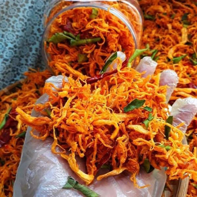 1KG KHÔ GÀ CAY LÁ CHANH VIETTINMART (đóng 2 túi zip)