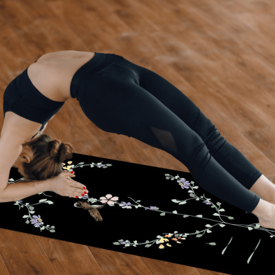 Thảm tập yoga du lịch cao cấp chính hãng Yvonne dày 1,5mm gấp gọn, bề mặt nhám, siêu bám, ưa mồ hôi, dễ vệ sinh, chất liệu cao su tự nhiên, kích thước 183cm x 66cm, nặng 1,2kg, foldable travel yoga mat with best grip, anti-slipping surface