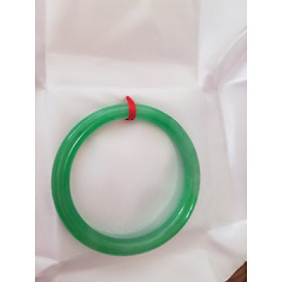 Vòng cẩm thạch Lý T 54mm x Dầy 7mm  Màu Xanh lá tươi bóng mảnh khảnh đẹp  hợp Nữ mệnh Mộc Hỏa 53kg - 62kg đeo ạ