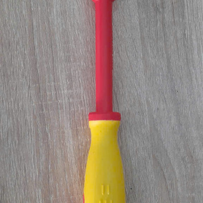 Tua vít vặn đai ốc cách điện 1000V VDE 14mm x 125mm SATA 61414