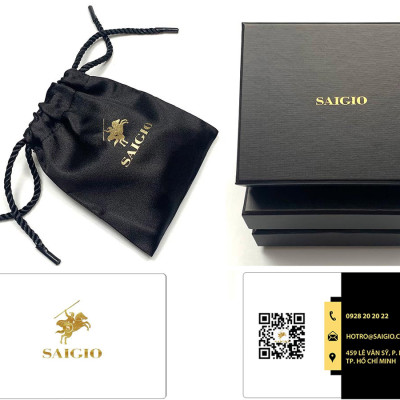 Ví Đứng Nam Mini Nhỏ Gọn, Da Bò SMALL PEBBLE 2 Mềm Mại - Bền Bỉ, Size Tiểu, Chống Xước - Chống Nhăn Tốt, Thiết Kế Đơn Giản, Dáng Đứng - Gập 2, 2 Ngăn Lớn Đựng Tiền Và 9 Ngăn Nhỏ Để Thẻ ATM, CCCD, Thẻ GPLX - Hàng Chính Hãng SAIGIO