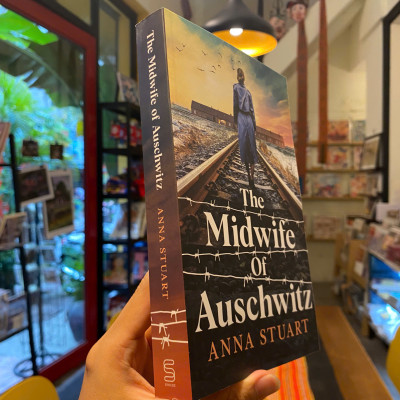 Sách - The Midwife of Auschwitz: A Heartbreaking True Story, Gripping World War 2 Historical Novel by Anna Stuart