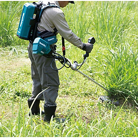 MÁY CẮT CỎ DÙNG PIN 18VX2 (255MM - 430MM) MAKITA UR101CZ (KHÔNG KÈM PIN VÀ ĐẾ SẠC) - HÀNG CHÍNH HÃNG