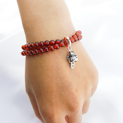 Vòng Tay Mệnh Hỏa, Thổ Đá Garnet Mix Charm Mèo May Mắn