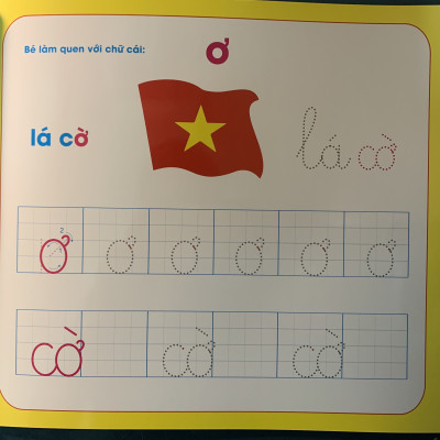 Bộ Sách Tự Xóa Thông Minh - Kèm 02 bút tự xóa - 4 cuốn Toán, Chữ cái, chữ số, hình khối và màu sắc - Sách cho bé học mẫu giáo