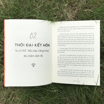 Sách - Không Tự Khinh Bỉ Không Tự Phí Hoài