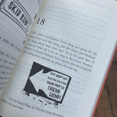 BỮA SÁNG CỦA NHÀ VÔ ĐỊCH - Kurt Vonnegut – Nhã Nam