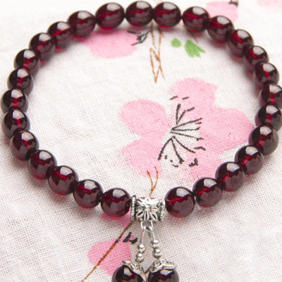Vòng tay đá Garnet phối hạt đôi treo mệnh hỏa, thổ - Ngọc Quý Gemstones