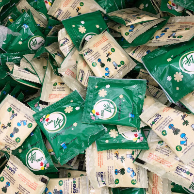 Bột Dưỡng Hoa Hồng Lâu Tàn (Set 10 hộp 1 hộp 10 gói tiết kiệm) giúp hoa luôn tươi mới, cánh hoa hồng cứng cáp gấp 2 lần và trong 14 ngày không thối nước hay cắt tỉa gốc hoa (hiệu Longlife nhập khẩu Israel)