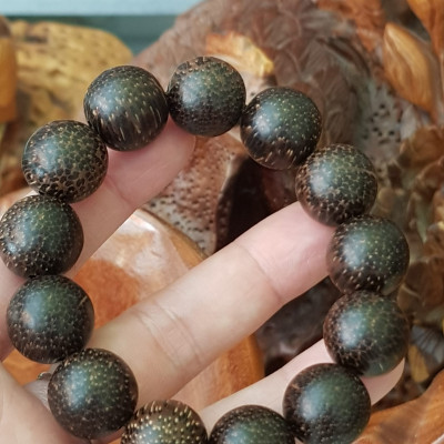 Vòng Tay Nam size 16mm Chất liệu Gỗ Trầm Hương ạ