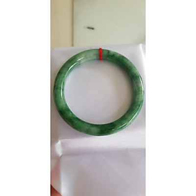 Vòng Cẩm Thạch tự nhiên mới Đậu Lý Sịn Sao 53mm x chột 8mm cao cấp sịn bóng đẹp màu xanh đậu lý đậm nhạt điểm trắng nhẹ đẹp bóng nữ 53kg - 62kg đeo rất đẹp sang tay món quà tặng Mẹ , tặng vợ người phụ nữ yêu quý may mắn ý nghĩa ạ