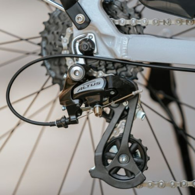 Xe đạp thể thao CALLI H3000 Khung nhôm cao cấp, tem phản quang 