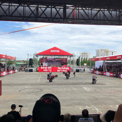 [Mẫu Mới] Nhớt cao cấp cho xe tay ga đời mới Motul Scooter Power LE 5W40 800ml tặng nhớt hộp số Motul Gear 80W90 120ml