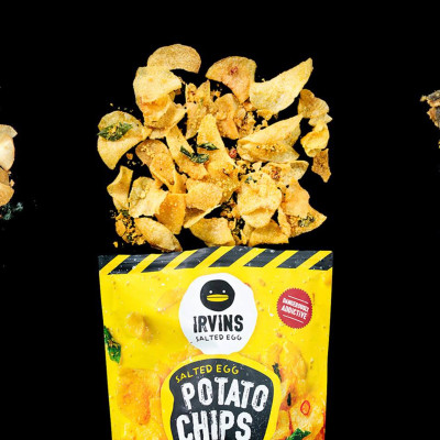 Khoai tây trứng muối 50g IRVINS - Mini Salted Egg Potato Chips 50g