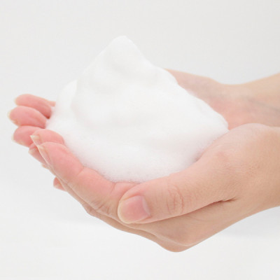 Sữa Rửa Mặt Sạch Sâu Chiết Xuất Than Hoạt Tính Clarista Tokyo Charcoal Facial Foam (130 G)