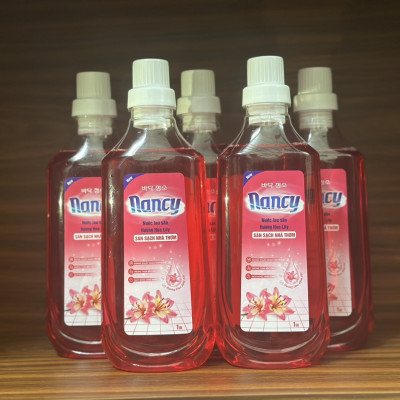 Thùng 15 chai nước lau sàn hương hoa lily loại 1 lít