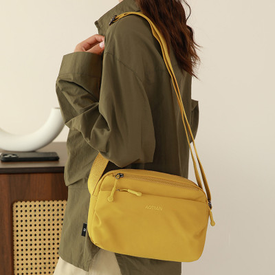 Túi đeo chéo nữ phong cách dễ thương – BEE GEE DCNU1094